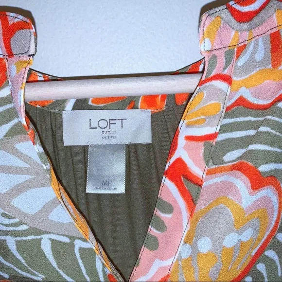 EUC LOFT Flowery Top - Picture 4 of 5